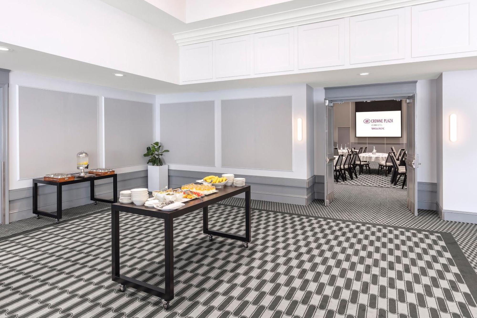 Отель Crowne Plaza Terrigal Pacific By Ihg Экстерьер фото